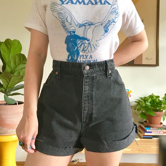 Vintage 90s Levi’s black cut off jean shorts 31/32 - Picture 3 of 6